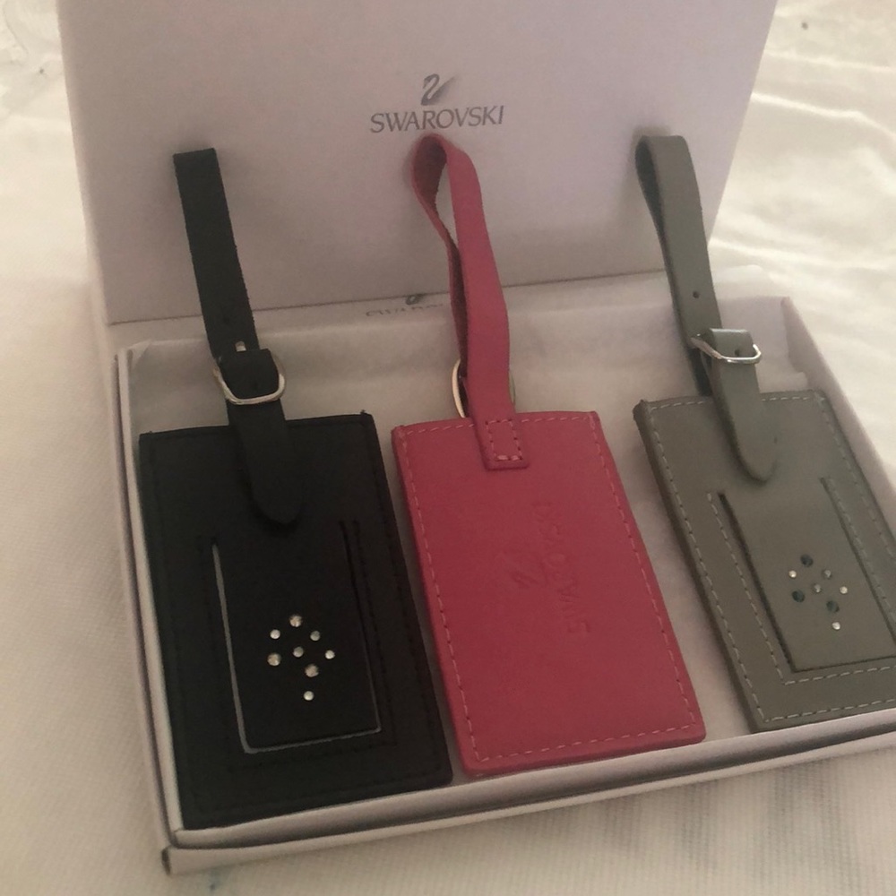 Swarovski NEW set of 3 Leather luggage tags Boxed , Black, pink,Gray Set of …